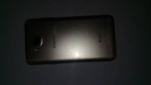Galaxy J7 16GB - Cracked Screen