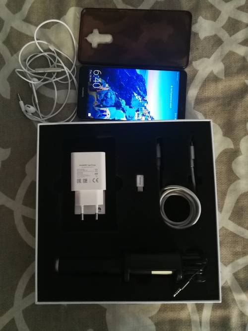 FOR SALE HUAWEI MATE 9 FAIRLY NEW!!!