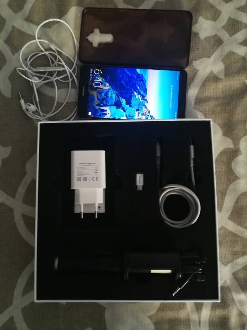 FOR SALE HUAWEI MATE 9 FAIRLY NEW!!!