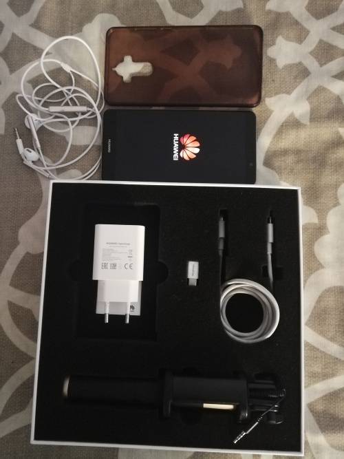 FOR SALE HUAWEI MATE 9 FAIRLY NEW!!!