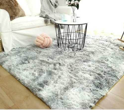 Fluffy carpet