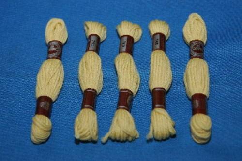 DMC tapestry wool 5 skeins 7470 (pale lemon)