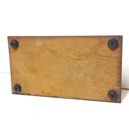 VINTAGE WOOD AND BRASS POSTAL SCALE WITH BRASS WEIGHTS MADE IN ENGLAND