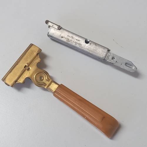 VINTAGE 1937 SCHICK INJECTOR RAZOR IN ORIGINAL CASE