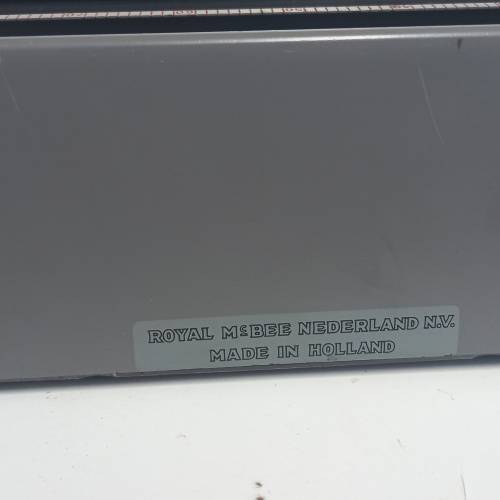 VINTAGE 60`S ROYAL MCBEE ROYALITE PORTABLE TYPEWRITER SOFT CASE NETHERLANDS WORKS