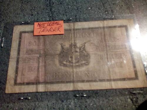 1938 UNION OF SA POSTMUS ONE POUND BANKNOTE.