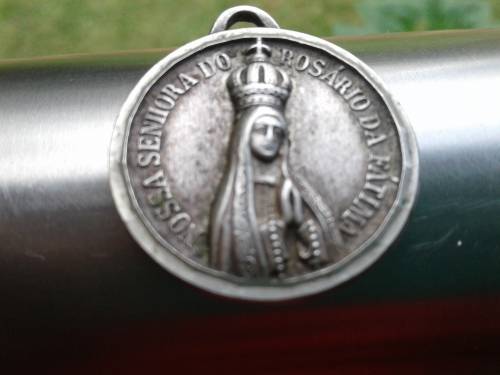 STERLING SILVER.  NOSSA SENIOR ROSARIO DA FATIMA CATHOLIC PENDANT MEDALLION. WEIGHT 3 GRAM.