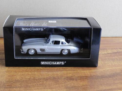 Mercedes-Benz 1955 300 SL Coupe  1955 by Minichamps