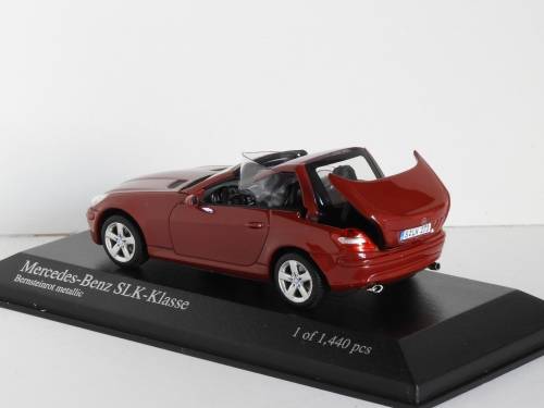 Mercedes-Benz SLK (2004) by Minichamps