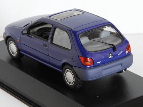 Ford Fiesta (1995) by Minichamps