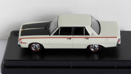 Chrysler Valiant VG Pacer (1970) by Trax (Australian Legends)