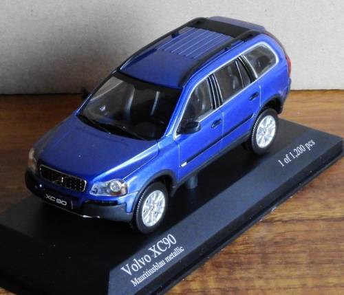 Volvo XC90 (2003) by Minichamps