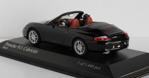 Porsche 911 Cabriolet (2001) Minichamps LE