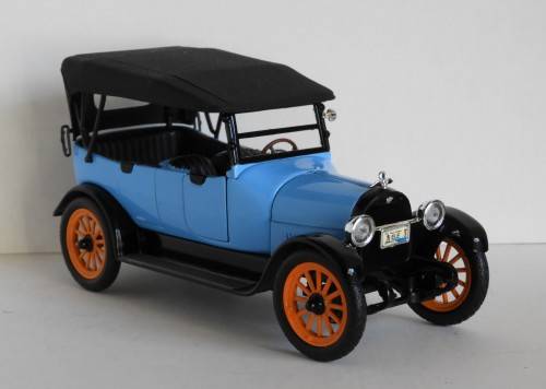 Reo Touring  (1917) 1:32 Signature Models