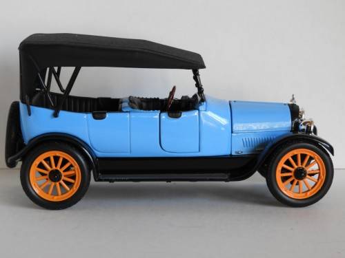 Reo Touring  (1917) 1:32 Signature Models