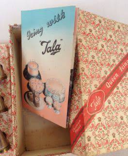 VINTAGE TALA QUEEN ICING SET, IN ORIGINAL BOX, NEVER USED, INCLUDING INSTRUCTION LEAFLET