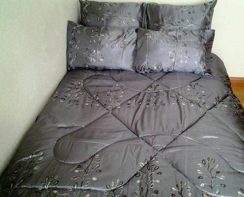 NEW!!!!! DOUBLE LUXURY EMBROIDED COMFORTER 5 PIECE SET - RED