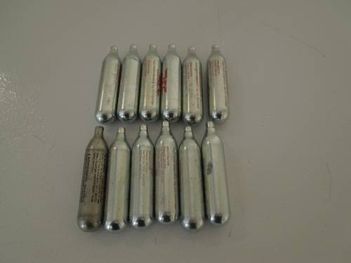 CROSSMAN 10 SHOT REVOLVER ( CO2 gas fired )