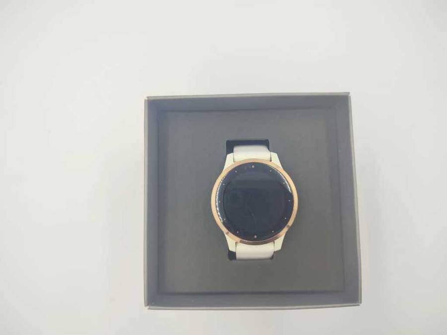 Garmin Vivoactive 4S (40mm, White with Rose Gold Hardware)