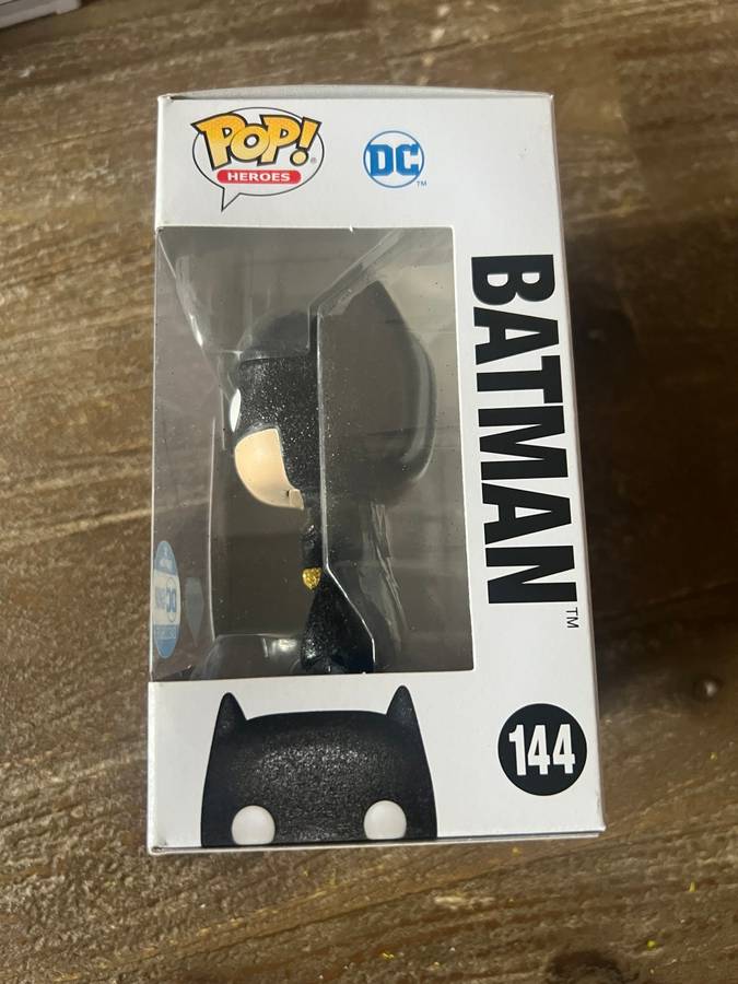 BATMAN!!BATMAN!! FUNKO POP!! DIAMOND COLLECTION!! DC SHOP EXCLUSIVE!!