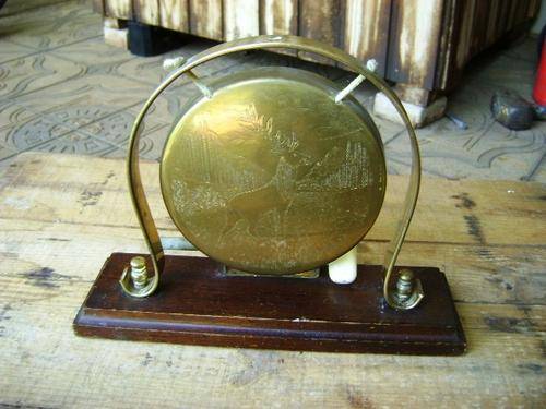 VINTAGE ELK ENGRAVED GONG AND HAMMER