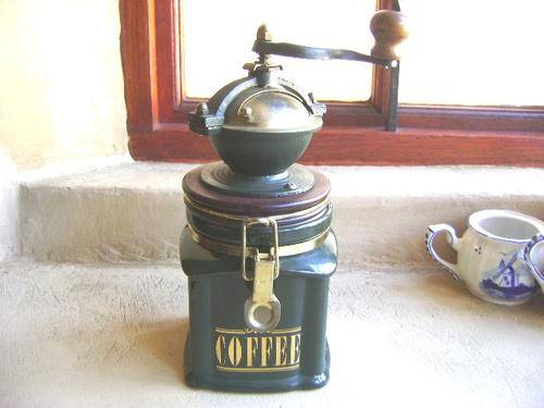 CUTE DAVID BIRCH LONDON POTTERY AND METAL COFFEE GRINDER