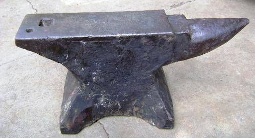 VINTAGE LARGE 66 KG ANVIL