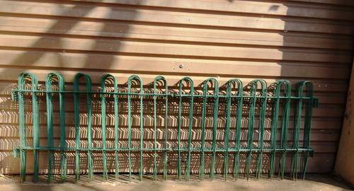 20 X 1 M SECTIONS OF STEEL PICKET FENCE