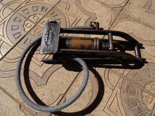 VINTAGE DUNLOP JUNIOR FOOT PUMP