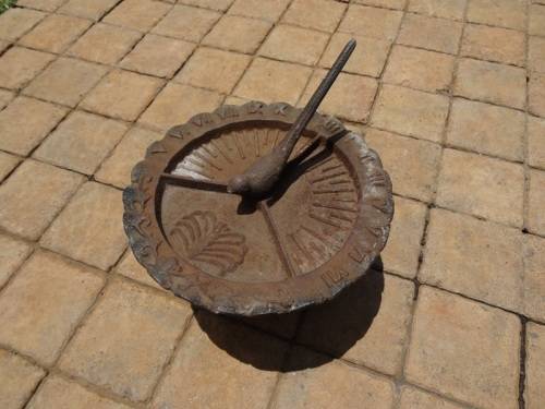CAST IRON SUN DIAL 200 X 230 MM