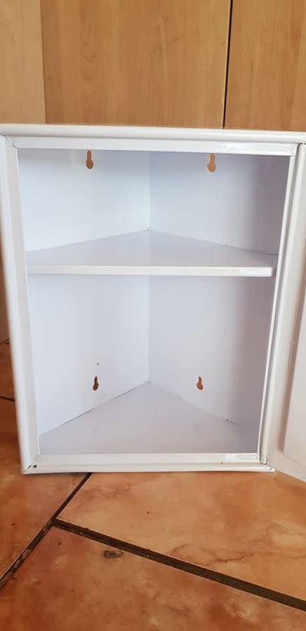 SCARCE METAL BATHROOM CORNER CABINET 285 X 210 X 385 MM