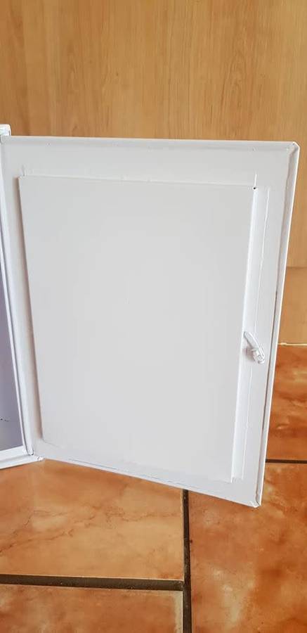 SCARCE METAL BATHROOM CORNER CABINET 285 X 210 X 385 MM