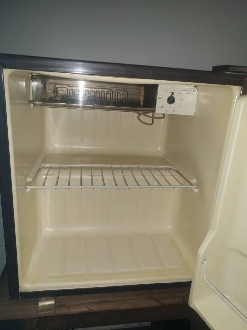 FROSTLINE BAR/CARAVAN FRIDGE IN WORKING ORDER
