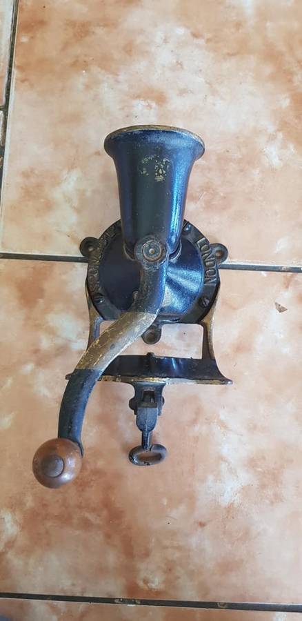 VINTAGE CAST IRON SPONG NO3 COFFEE GRINDER