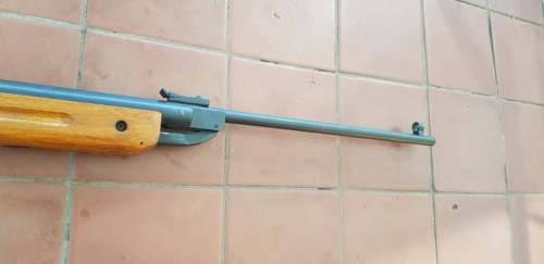 VINTAGE AIR RIFLE 162004 WORKING CONDITION