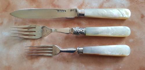 1915 STERLING SILVER KNIFE AND 2 EPNS FORKS
