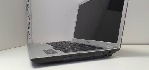 Samsung R730 - 1000GB Hard Drive, 4GB Ram, Windows 10 Pro x64 **