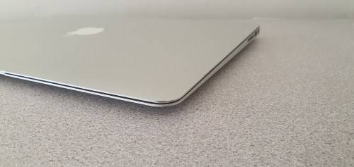 **MacBook Air 13.3-inch ** Inte Core i5 1.8GHz ** 8GB RAM ** 128GB SSD ** CYCLE COUNT 213**