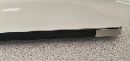 **MacBook Air 13.3-inch ** Inte Core i5 1.8GHz ** 8GB RAM ** 128GB SSD ** CYCLE COUNT 213**