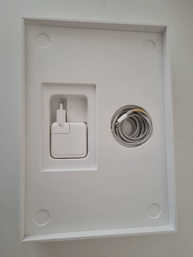 wknDEALonly! 2020 Apple MacBook Air 13-inch M1 8-Core CPU, 7-Core GPU (8GB RAM, 256GB SSD, Silver)