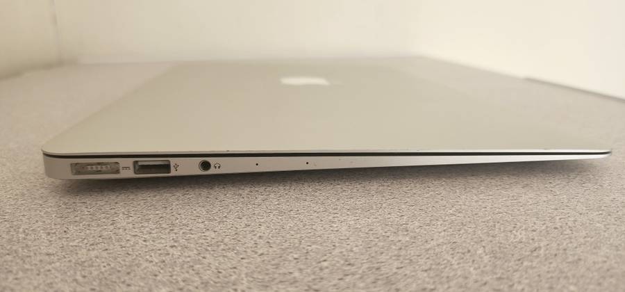 2017 MacBook Air 13.3-inch | Core i5 1.8GHz | 8GB RAM | 512GB SSD | 155 Cycle Count | macOS