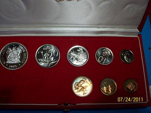 1975 PROOF SET RED CASE - NO GOLD