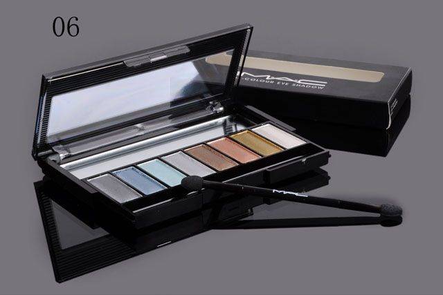 MAC 8 Colour Eye Shadow - 06 - DOUBLE VOLUME SIZE