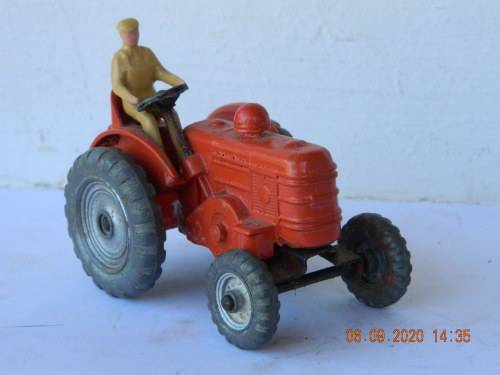 DINKY TOYS -  301  -  FIELD MARSHALL TRACTOR