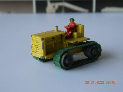 MATCHBOX  SERIES -  8a -  CATERPILLAR TRACTOR