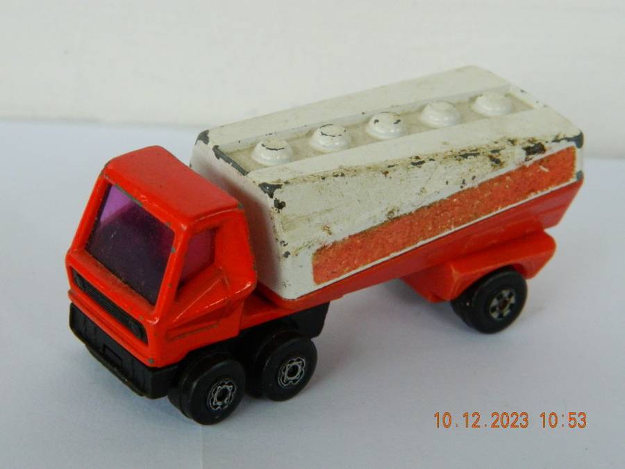 MATCHBOX  SUPERFAST -  63  -  FREEWAY GAS TANKER