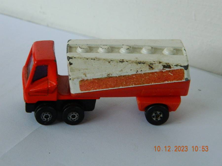 MATCHBOX  SUPERFAST -  63  -  FREEWAY GAS TANKER