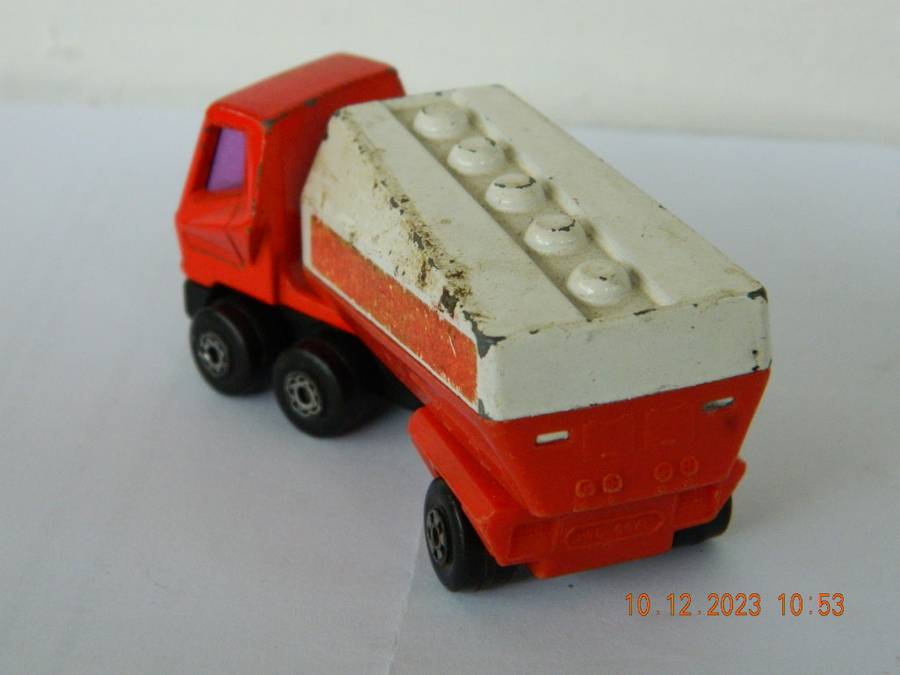 MATCHBOX  SUPERFAST -  63  -  FREEWAY GAS TANKER