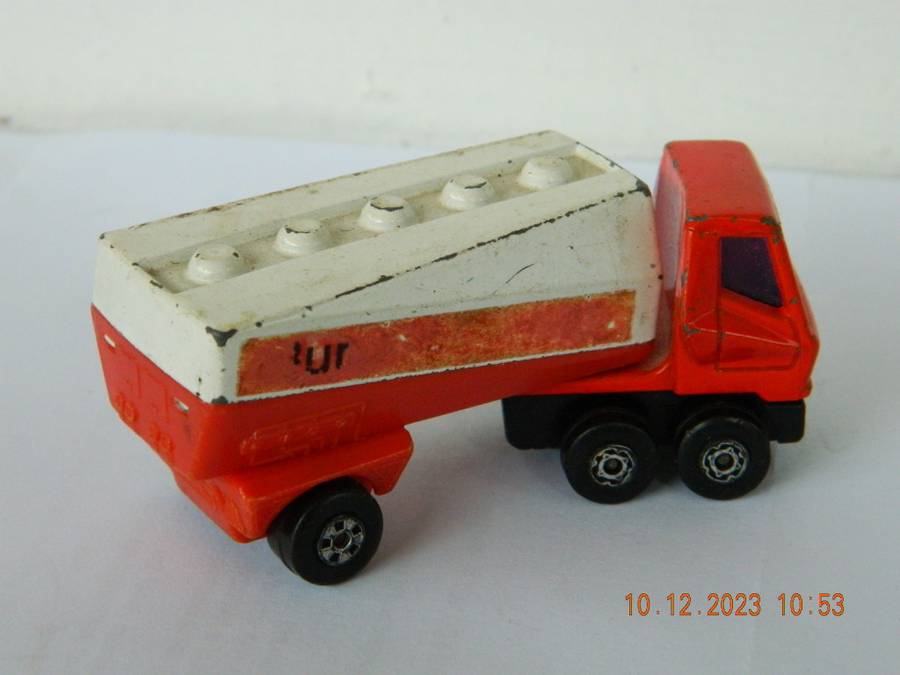 MATCHBOX  SUPERFAST -  63  -  FREEWAY GAS TANKER