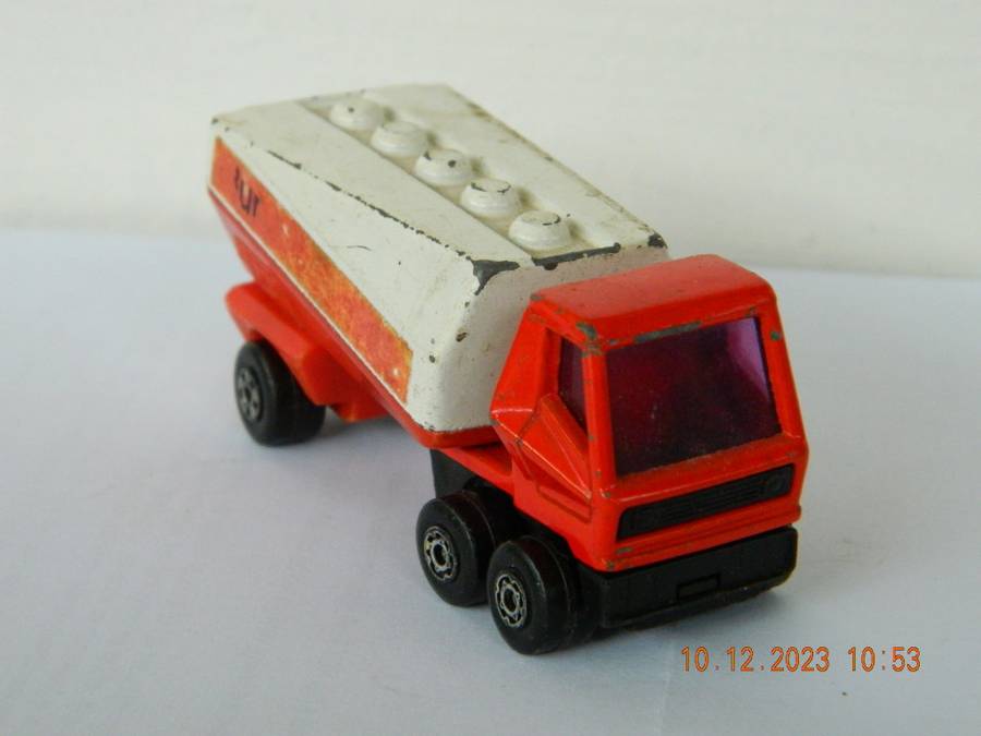 MATCHBOX  SUPERFAST -  63  -  FREEWAY GAS TANKER